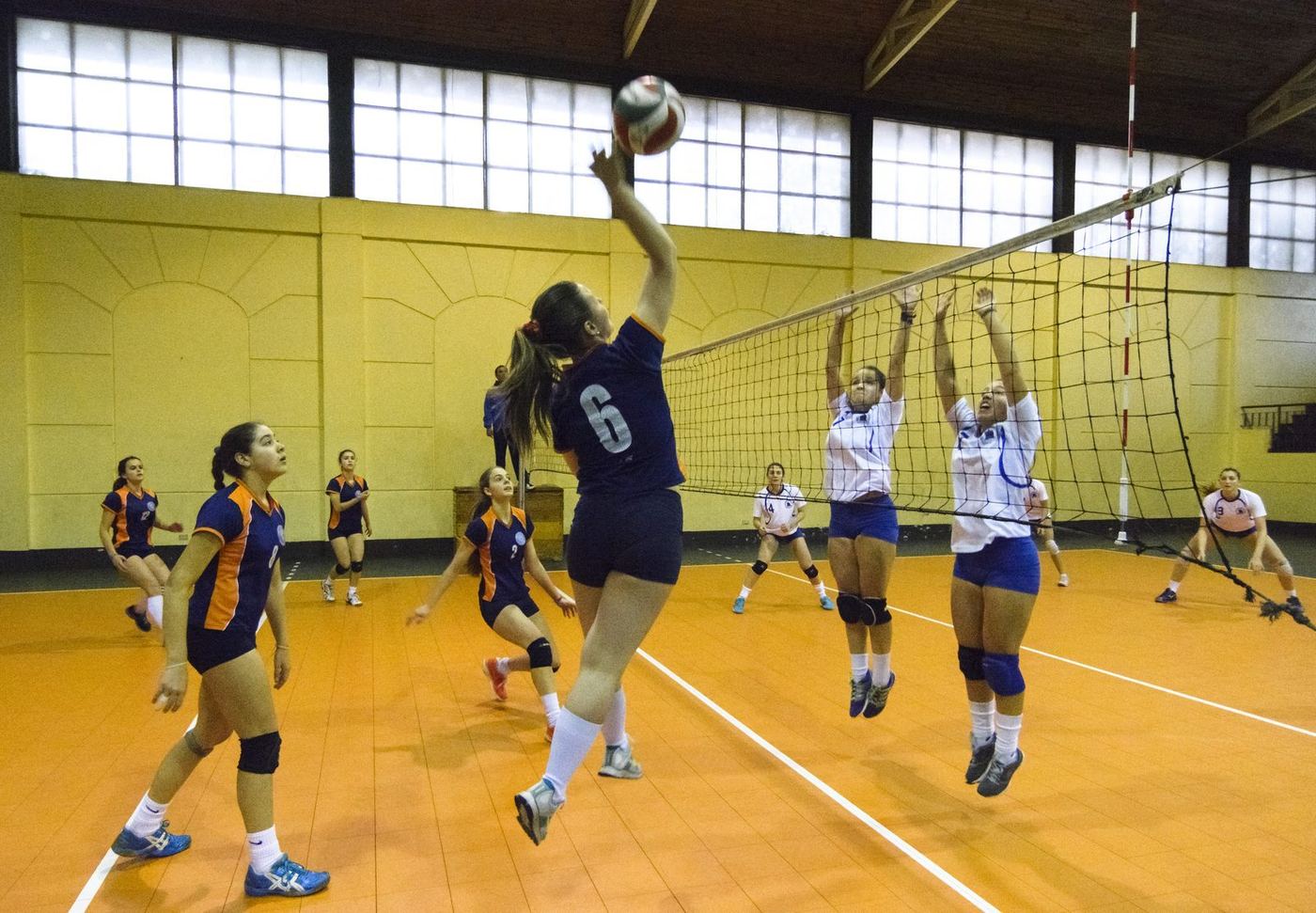 Remate frente al bloqueo rival